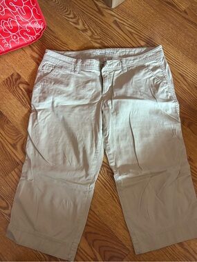 Vintage Y2k Abercrombie Light Khaki Capri Pants